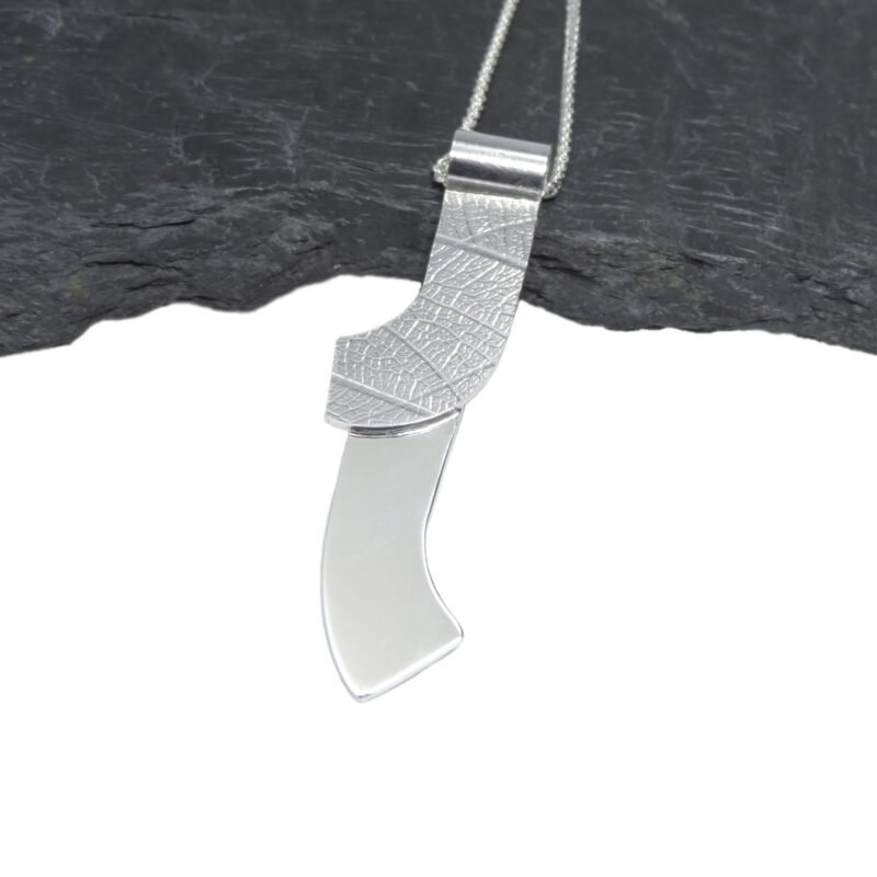L536-sterling silver pendant with leaf texture