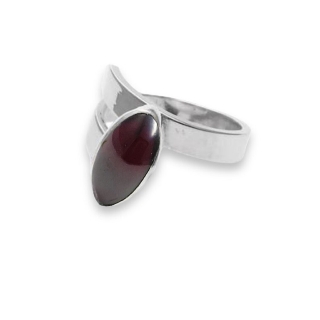 E14x7 - Sterling silver and Garnet ring
