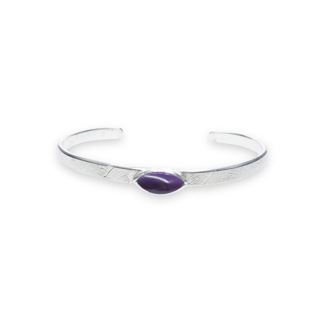 L552 - Sterling silver and 14 x 7mm Amethyst Bangle